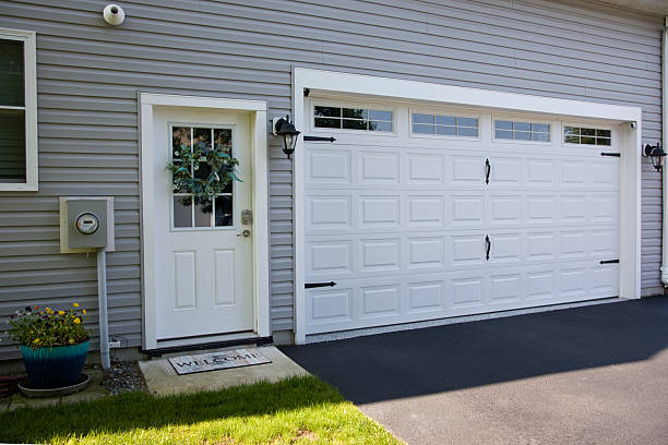 24/7 Emergency Garage Door Panel Replacement experts in Blue Ridge, AL